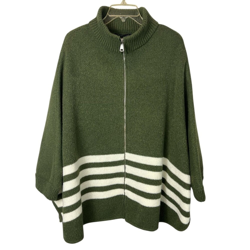 Do Everything in Love Green and White Poncho